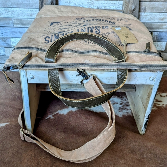 NWT Clea Ray Canvas Slip Strap Left Or Right Paris Bag With Leather Handles - Picture 8 of 14